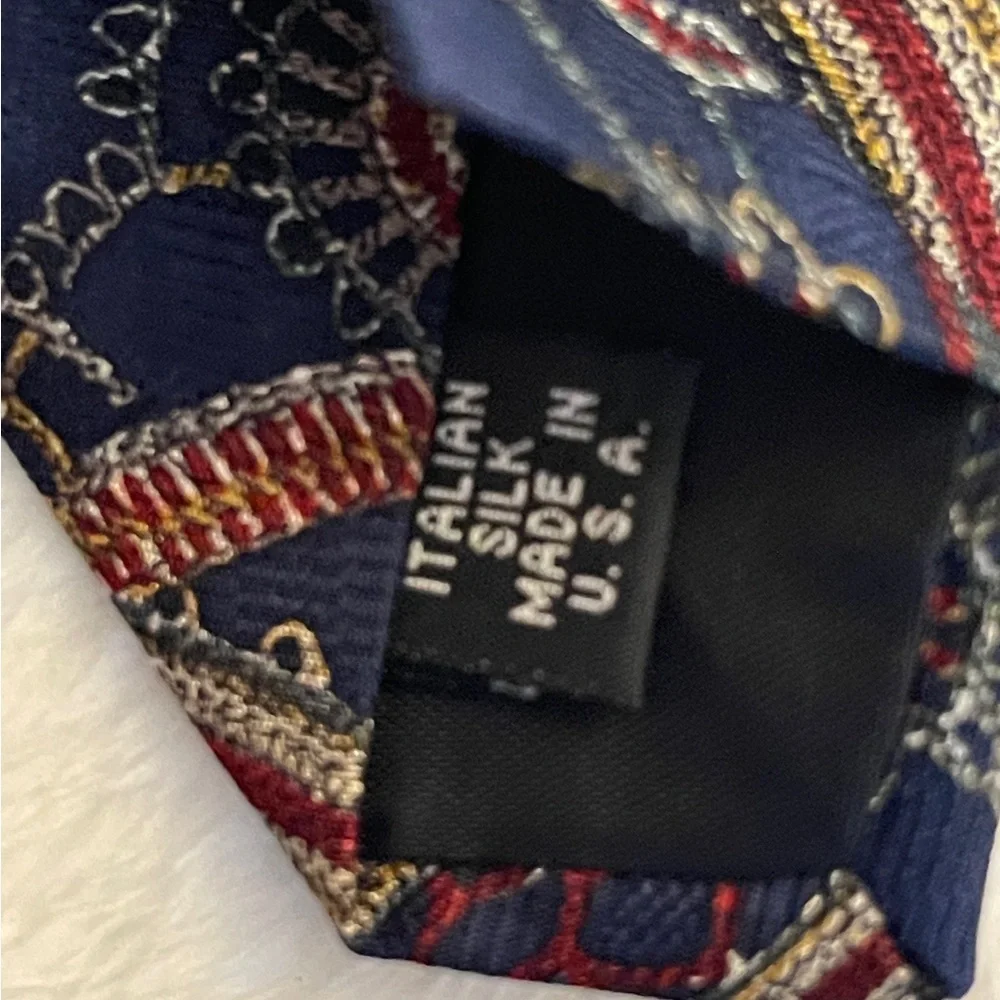 Elegant Paisley Men's Tie - Navy and Red